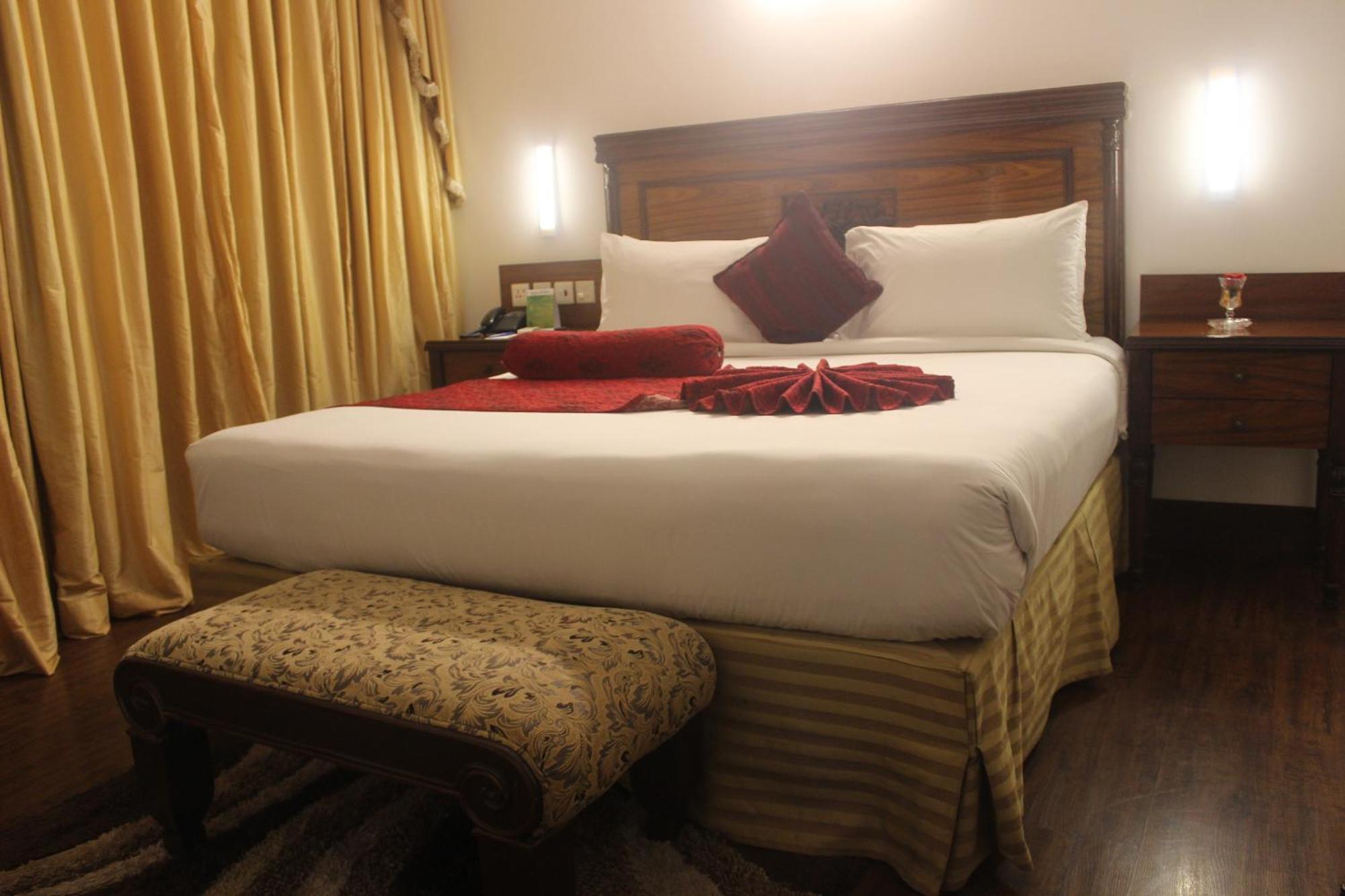 Mehran Hotel Karachi Exterior foto